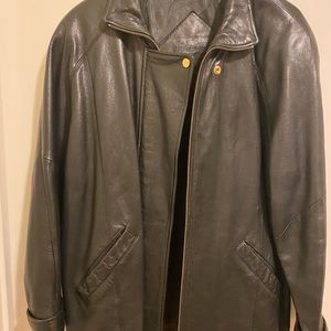 Preston & York women's lamb skin leather jacket. Pit to pit: 23". Length:27"